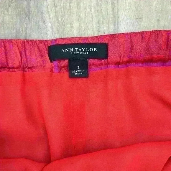 Ann Taylor Red Orange Pink Silky Straight Skirt Moroccan Print size 2 - Picture 4 of 10